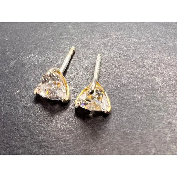 Heart shaped CZ stud earrings in sterling silver - Picture 8 of 11
